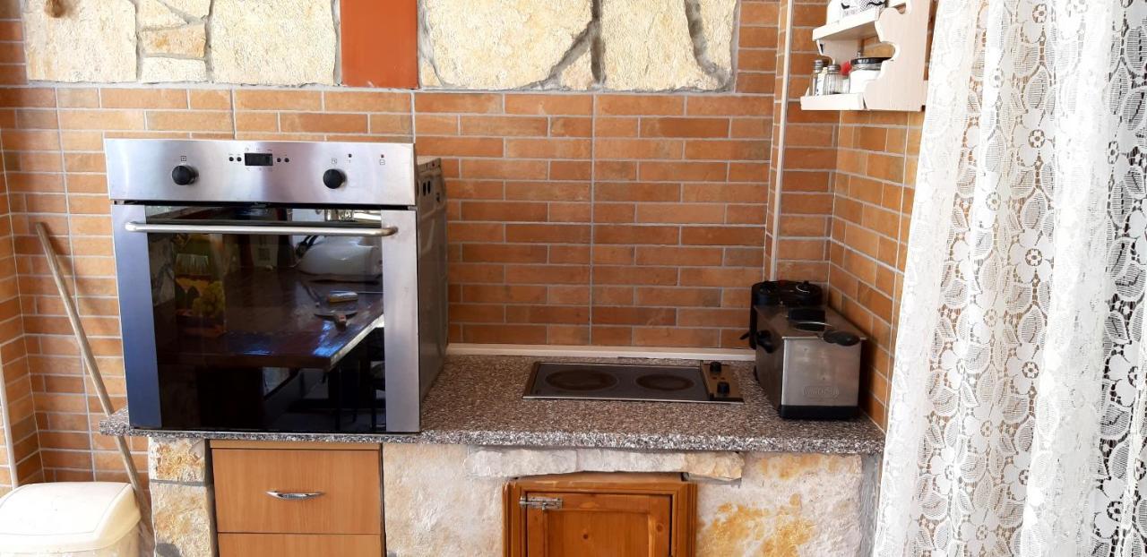 Apartment "Mislav" Gornji Karin Esterno foto
