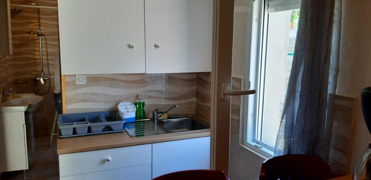 Apartment "Mislav" Gornji Karin Esterno foto